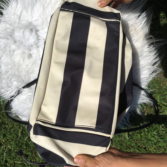 Kate Spade Large Travel Bag - Picture 4 of 9